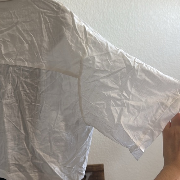 Kirious LA White Linen Blend Cropped Shirt with Gold Buttons - Size Large - Picture 5 of 8